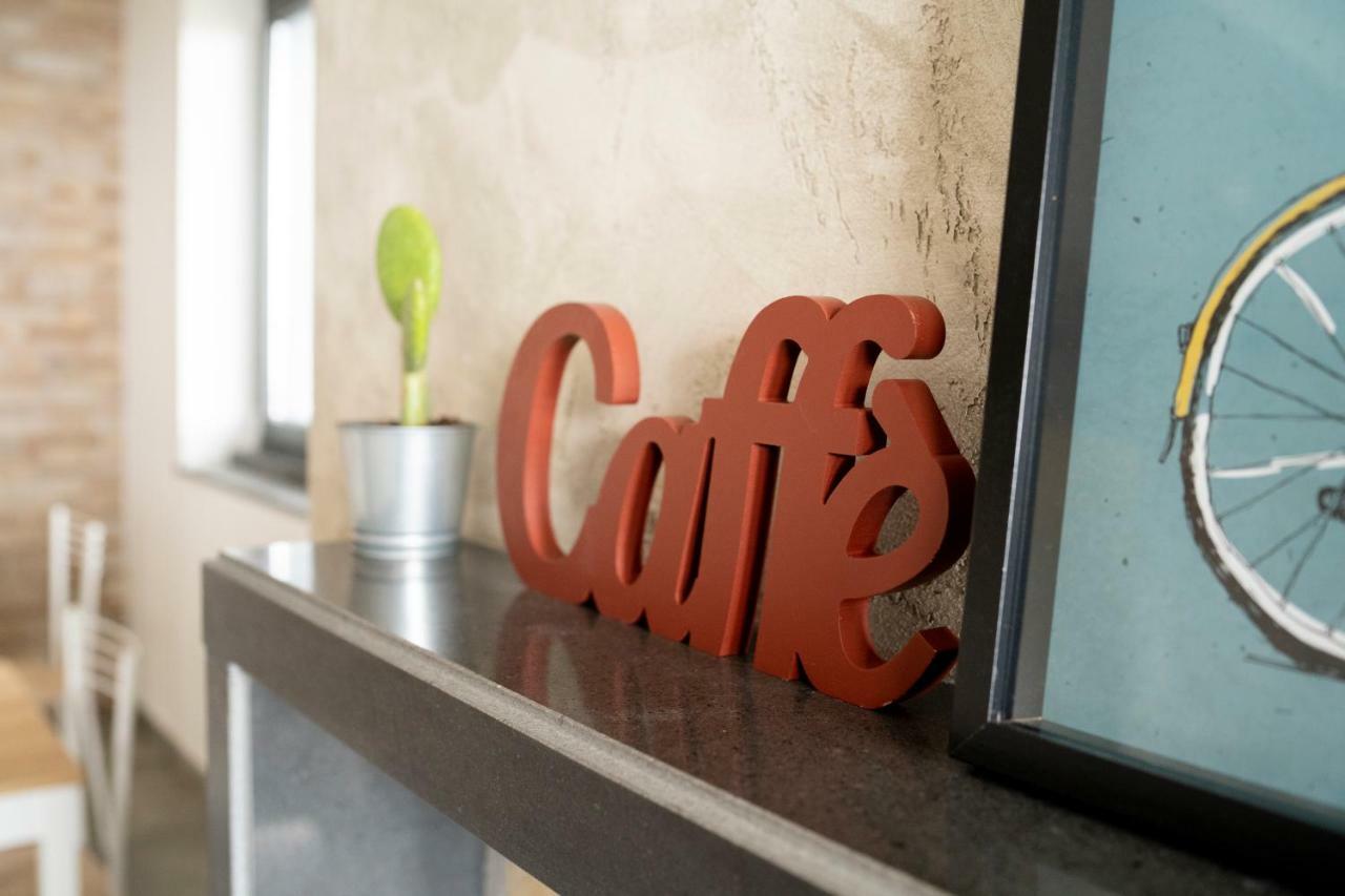 Anna & Alfredo Bed And Breakfast 제프라나에트니아 외부 사진